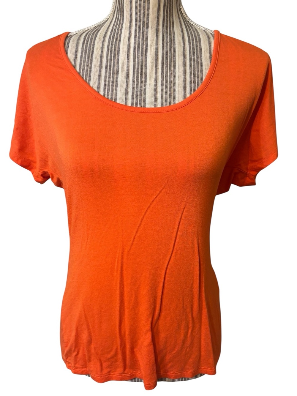 2B Bebe Top Large Orange Scoop Neck Short Sleeve Ruched Back Open panel Y2K